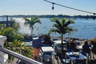 What Makes the Beach House Bristol a Premier Coastal Dining Destination
