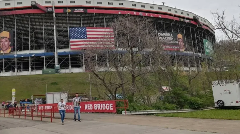 What Is NASCAR Bristol? Complete Motor Speedway Guide