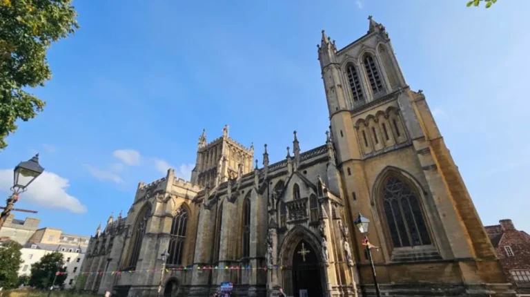 Date Ideas in Bristol: Romantic Spots, Free Activities & Adventure Fun