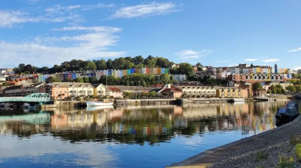 Why does Bristol suit search-friendly travel content?