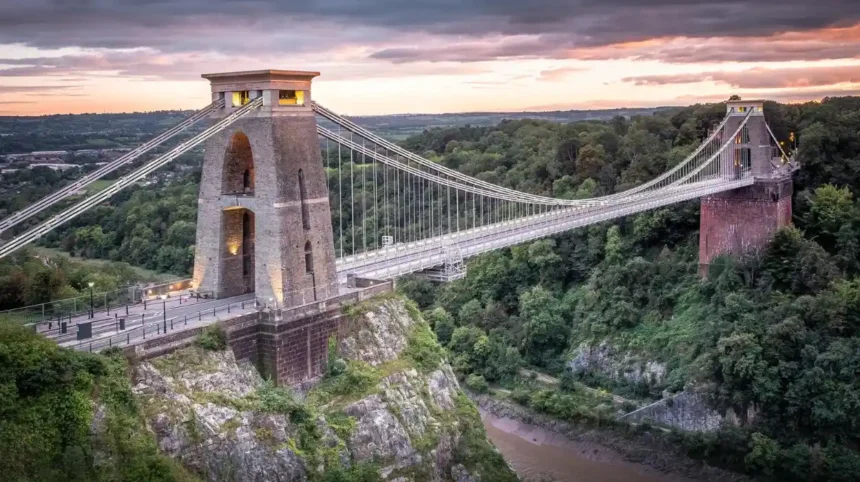 Clifton Area Guide Village, Bridge, History & Attractions