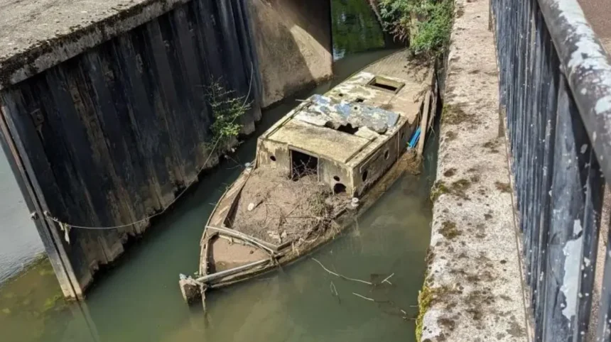 Temporary Shield Planned to Free Trapped Canal Boats in Bath 2026